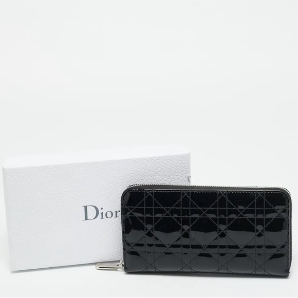🔥Dior Patent Leather Black Key Zippy Around Long and box + authenticity card🔥 - Picture 3 of 17